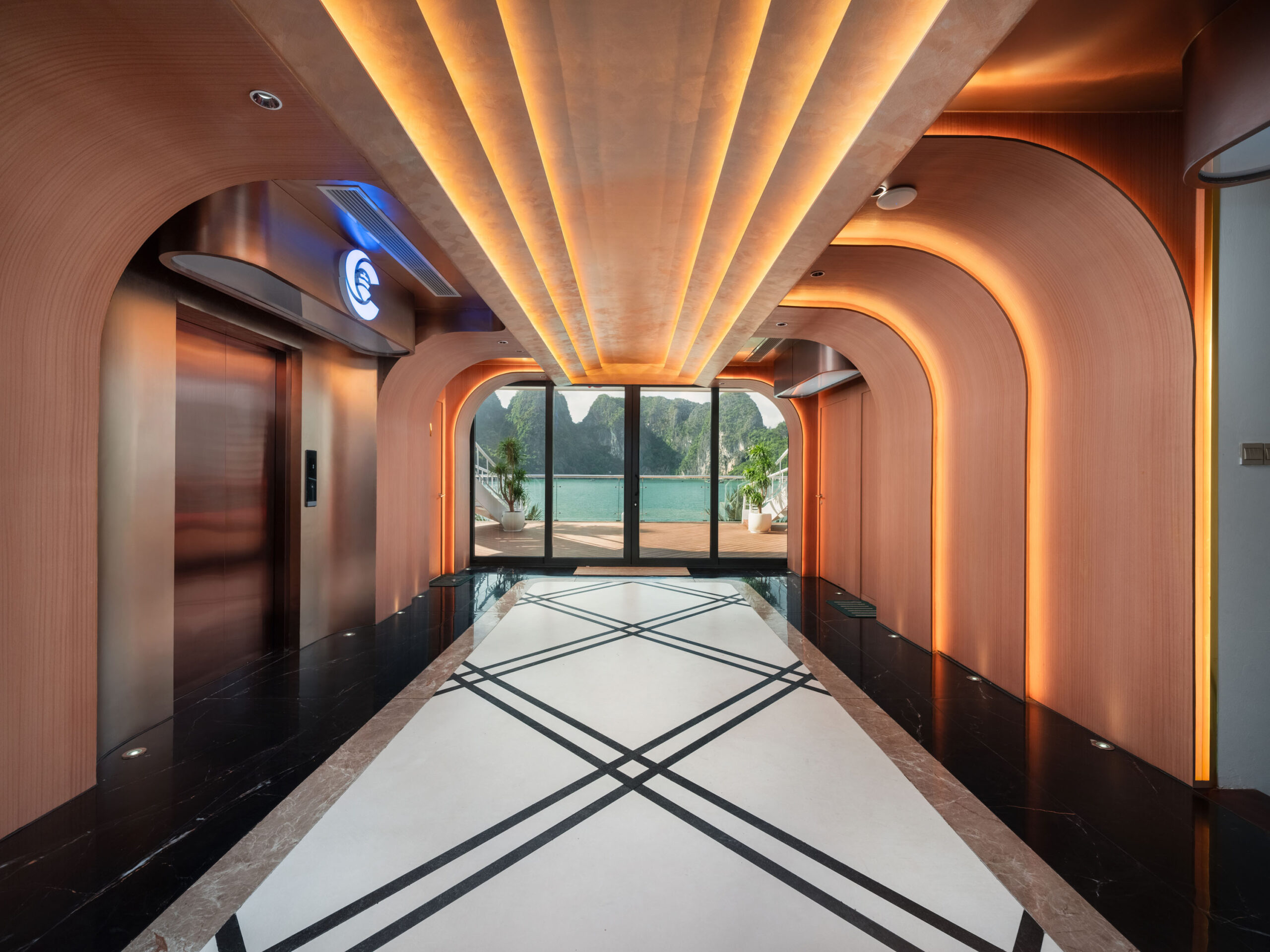 Catherine Horizon hallway